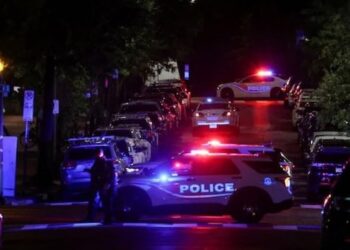 হাইস্কুল ফুটবল খেলপথাৰত প্ৰচণ্ড গু*লীচা*লনা, ৬ জনৰ প্ৰাণহানিৰ লগতে আহত ১২ জনকৈ লোক