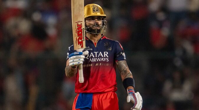 IPLৰ পৰা অৱসৰ ল’ব নেকি বিৰাট কোহলিয়ে? নে RCBৰ সলনি অন্য দলৰ হৈ খেলিব কোহলীয়ে?