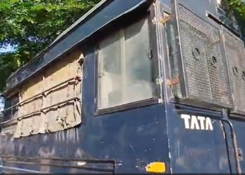 শেখৰ-অমৃতপ্ৰভাৰ জেল যাত্ৰা, এতিয়াও স্পষ্ট হোৱা নাই কোন জেলত ৰখা হ’ব দুয়োকে…