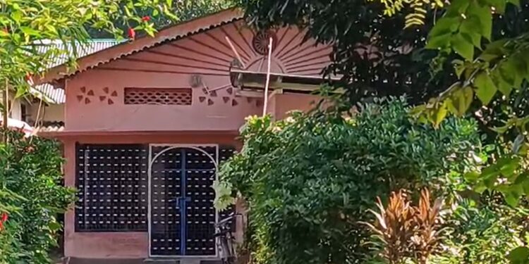 ৫০ হাজাৰ টকাৰ বাবেই নিকৃষ্ট কাণ্ড! তোলনীয়া পুত্ৰৰ আক্ৰমণত জীৱন-মৃত্যুৰে যুঁজিছে দম্পতী