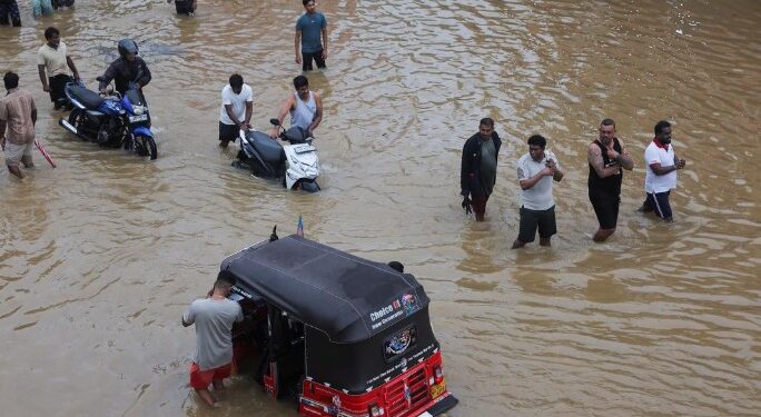 শ্ৰীলংকাত ভয়াৱহ বানপানীৰ ফলত ৫৬ জনৰ মৃত্যু, ৬০ জনতকৈ অধিক লোক নিৰুদ্দেশ