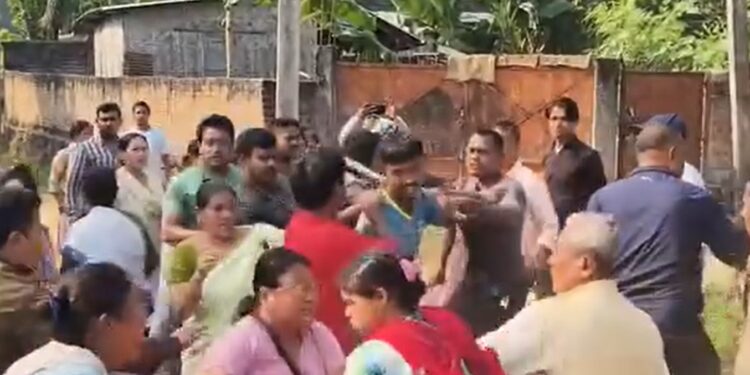 অন কেমেৰা অসমীয়া মহিলাৰ প্ৰহাৰ মেঘালয়ৰ মহিলাৰ, উত্তপ্ত পিলিংকাটাৰ পৰিস্থিতি