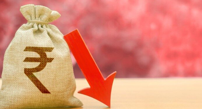 সৰ্বকালৰ অভিলেখ ভংগ কৰি পতন ঘটিল ভাৰতীয় টকাৰ মূল্যৰ