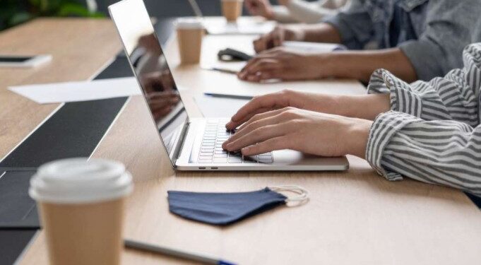 মহিলা চৰকাৰী কৰ্মচাৰীৰ বাবে প্ৰতিমাহে এদিনৰ দৰমহাযুক্ত ছুটী, ডাঙৰ ঘোষণা