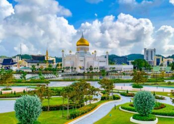 আটাইতকৈ নিম্ন এই ক্ষুদ্ৰ মুছলমান দেশখনৰ ঋণ! সকলো বিনামূলীয়া, নাগৰিকে দিব নালাগে আয়কৰ