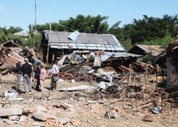 ম্যানমাৰত গৃহযুদ্ধৰ বিধ্বংসী ৰূপ, বিমান আক্ৰমণত প্ৰাণহানি প্ৰায় ৩০ জনৰো অধিক লোকৰ