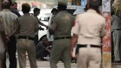 আৰক্ষীলৈ সাৱধানবাণী! ইউনিফৰ্মত ৰীল বনালেই পৰিব বিপদত, SOP জাৰী