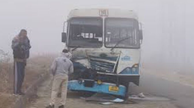 ঘন কুঁৱলীৰ বাবে ৭খন বাছৰ মাজত তীব্ৰ সংঘৰ্ষ, ৪ জনৰ প্ৰাণহানি, গুৰুতৰভাৱে আহত বহুলোক…