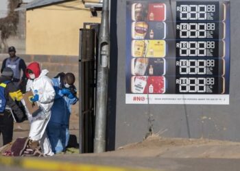 জোহান্সবাৰ্গৰ বাৰত নিৰিহ লোকৰ ওপৰত নিৰ্বিচাৰ গুলীচালনা, ৯ জনকৈ লোকৰ প্ৰাণহানি