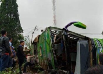 ইণ্ডোনেছিয়াত ভয়ংকৰ পথ দুৰ্ঘটনা, ১৬ জনকৈ লোকৰ প্ৰাণহানি