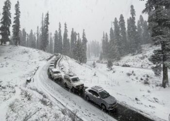 কুঁৱলীয়ে আৱৰিছে দেশৰ অধিকাংশ অঞ্চল, কাশ্মীৰৰ পৰা উত্তৰাখণ্ডত অহা ৫ দিনলৈ…