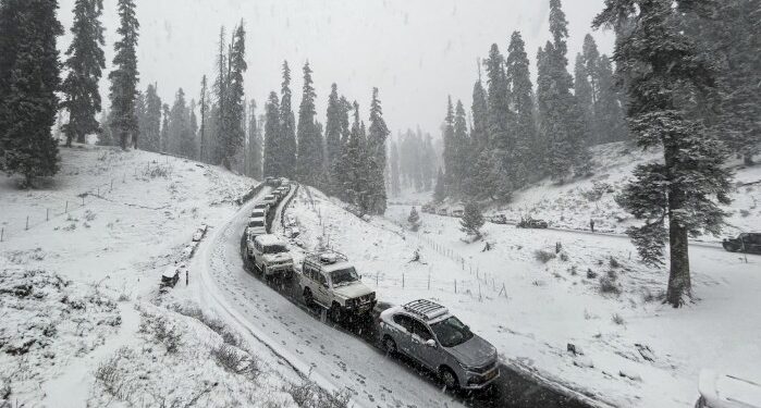 কুঁৱলীয়ে আৱৰিছে দেশৰ অধিকাংশ অঞ্চল, কাশ্মীৰৰ পৰা উত্তৰাখণ্ডত অহা ৫ দিনলৈ…