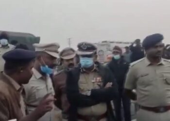 দেশ কঁপাই যোৱা ভয়ংকৰ দুৰ্ঘটনা,  থিতাতে নিহত ১৭ জন যাত্ৰী