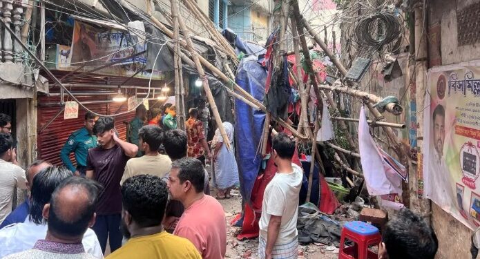 হিন্দু পৰিয়ালত অত্যাচাৰ চলোৱা আক্ৰমণকাৰীৰ তথ্য দিয়াজনলৈ পুৰস্কাৰ, বাংলাদেশ আৰক্ষীৰ ডাঙৰ ঘোষণা