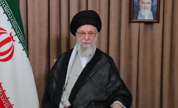 আয়াতুল্লাহ আলী খামেনিক আঁতৰাবৰ বাবে পাকিস্তানে সহায় কৰিব নেকি আমেৰিকাক? বিনিময়ত পাব এই উপহাৰ…