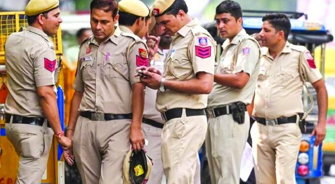 কৰ্তব্যৰত আৰক্ষীক দাঁতেৰে কামুৰিলে মহিলাই, চৰকাৰী কাম-কাজত বাধাৰ সৃষ্টি