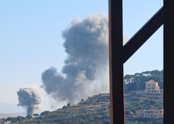 লেবাননত বৃহৎ বিমান আক্ৰমণ ইজৰাইলৰ, হিজবুল্লাহৰ এজন অধিনায়ককে ধৰি ৮ জনৰ প্ৰাণহানি