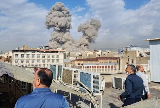 ইৰাণৰ নৌসেনাত আমেৰিকাৰ বিধ্বংসী ৰূপ ধাৰণ,  ৯খনকৈ জাহাজ ধ্বংস কৰাৰ দাবী ট্ৰাম্পৰ