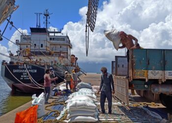 ভাৰতৰ বাসমতী চাউল ৰপ্তানিত গভীৰ সংকট! আমেৰিকা, ইজৰাইল-ইৰাণৰ যুদ্ধই বন্ধ কৰি দিলে বন্দৰ আব্বাছ পোৰ্ট