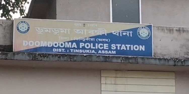 আচৰিত! অবৈধ প্ৰেমিক ৰাহুল দাসৰ সৈতে মিলি খোদ পত্নীয়ে লুটিলে স্বামীৰ গহণাৰ দোকান