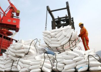 মধ্যপ্ৰাচ্যৰ যুদ্ধৰ সম্পূৰ্ণ সুবিধা লৈছে চীনে! সমগ্ৰ বিশ্বক প্ৰতাৰণা কৰি এই বিশেষ সামগ্ৰীত নিষেধাজ্ঞা আৰোপ চীনৰ