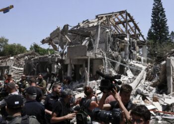 আমেৰিকা-ইজৰাইলৰ ওপৰত ক্ষুব্ধ তেহৰাণ, ইৰাণত বৰ্তমানলৈকে ২০০০ৰো অধিক লোকৰ প্ৰাণহানি