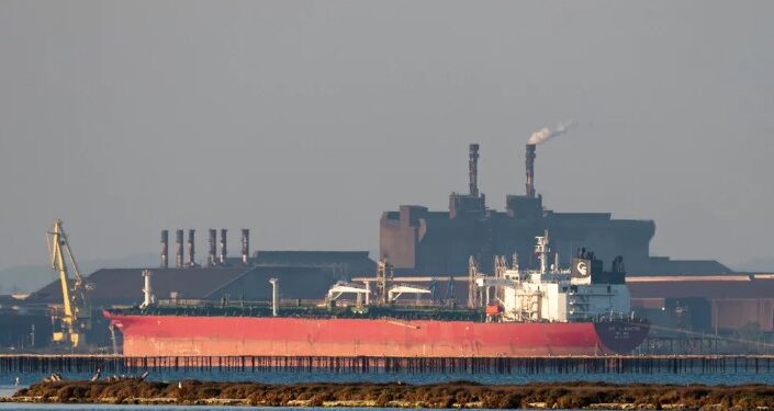 যুদ্ধৰ মাজত ডাঙৰ সকাহ, ইৰাণৰ পৰা ভাৰতে কিনিব তেল, আমেৰিকাই কিয় ল’লে U-turn?