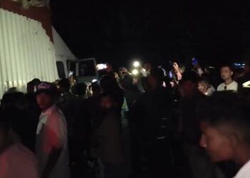 এম্বুলেন্স আৰু ট্ৰাকৰ মুখামুখি সংঘৰ্ষ, ৰোগীসহ ৮ জনকৈ লোকৰ প্ৰাণহানি