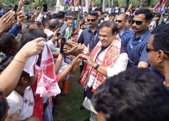 নিৰ্বাচনী প্ৰচাৰ সভাত কংগ্ৰেছক তীব্ৰ কটাক্ষ মুখ্যমন্ত্ৰীৰ, ‘এইবাৰ ৫লাখ বিঘা মাটিত উচ্ছেদ কৰিম’