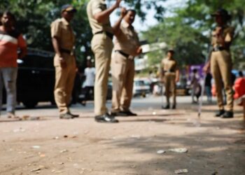 মহাৰাষ্ট্ৰত গ্ৰেপ্তাৰ ‘তালৱাৰ বাবা’; তৰোৱাল লৈ এইদৰেই জনসাধাৰণক শোষণ