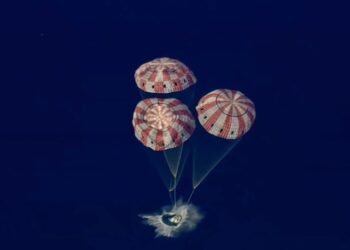 নাছাৰ আৰ্টেমিছ দ্বিতীয়ই সৃষ্টি কৰিলে ইতিহাসৰ, ঐতিহাসিক ১০ দিনীয়া চন্দ্ৰ যাত্ৰাৰ অন্তত পৃথিৱীলৈ উভোতে মহাকাশচাৰী