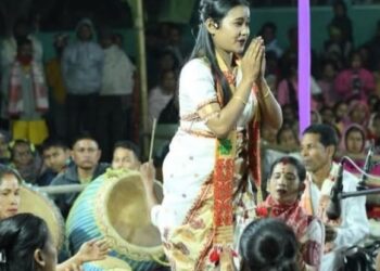 নিষ্ঠুৰ নিয়তি! নাচনী সাজেৰেই বিদায় ল’লে নিশামনিয়ে, ট্ৰাকৰ খুন্দাত চিৰদিনৰ বাবে শেষ হৈ গ’ল এক প্ৰতিভা