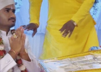 ৫০ লাখ টকাৰ যৌতুক দিয়াৰ পিছত এই কাম কৰি আদৰ্শ দেখুৱালে দৰাপক্ষই