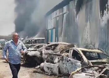নাগপুৰৰ বিধ্বংসী অ*গ্নি*কাণ্ড: গুদামত থকা ৪০০ ৰো অধিক গাড়ী ধ্বংস…