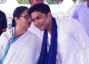 ইফালে শুভেন্দু অধিকাৰীৰ শপত গ্ৰহণৰ, আনফালে বংগ আৰক্ষীৰ বৃহৎ পদক্ষেপ, মমতা বেনাৰ্জী-অভিষেক বেনাৰ্জীক Unfollow…