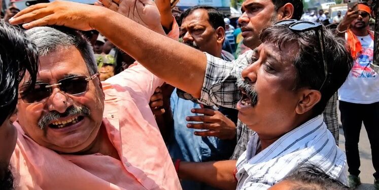 অভিষেক বেনাৰ্জীৰ পিছত এইবাৰ লক্ষ্য মমতা বেনাৰ্জীৰ আন এগৰাকী ঘনিষ্ঠ সহায়ক; আক্ৰমণৰ ভিডিঅ’ পোহৰলৈ